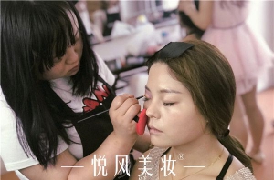 杭州男孩子学化妆好吗？学化妆的男孩子多不多呀？