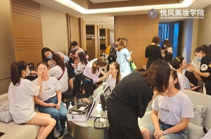 杭州通过自学化妆能成为化妆师吗？