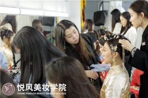 杭州化妆学校学化妆蕞佳年龄，学费多少钱