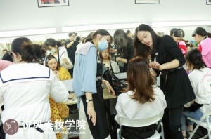 杭州什么样的学校才是正规的化妆学校？